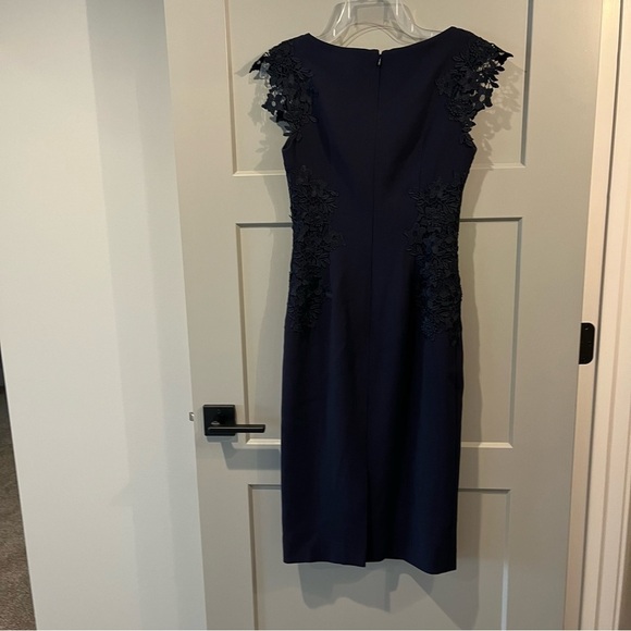 NWT Lela Rose 2 Navy Blue Lace-Embroidered Wool Crepe Sheath Midi Dress $1590 - Picture 6 of 6